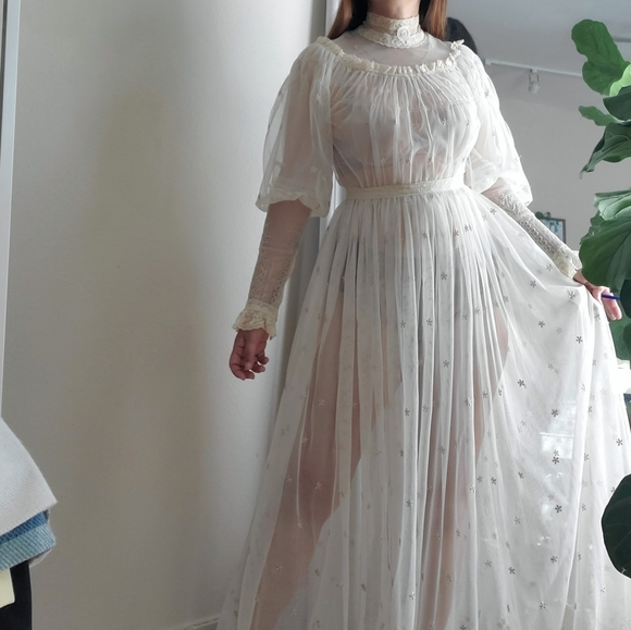 🚫SOLD🚫Vintage Mesh Bridal Dress - Picture 4 of 16